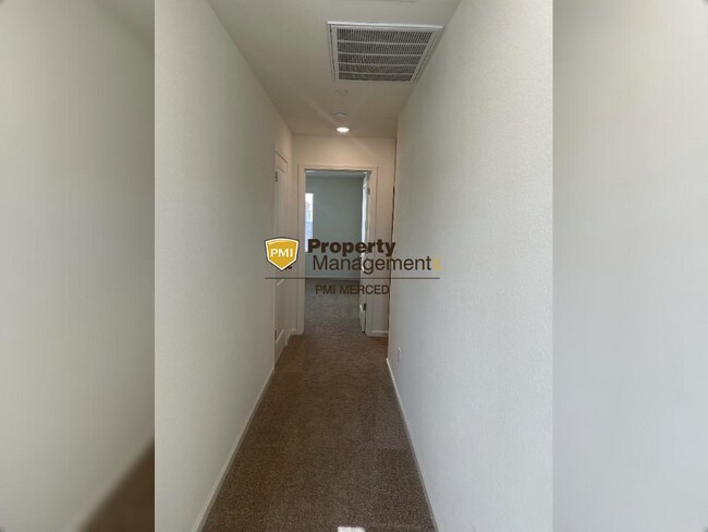 Building Photo - "Charming 3-Bed Haven with Granite Elegance in Merced!"