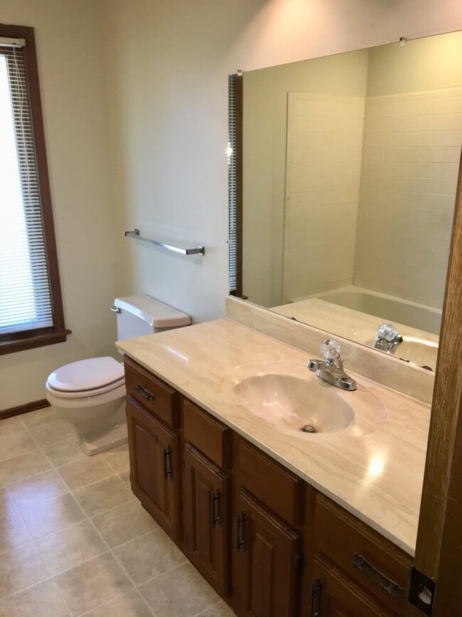 Building Photo - 7511 E 24th Ct N