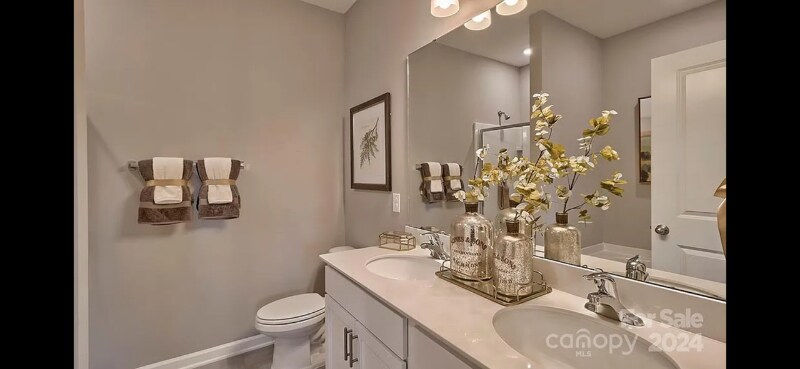 Building Photo - 135 Ashelyn Pk Dr