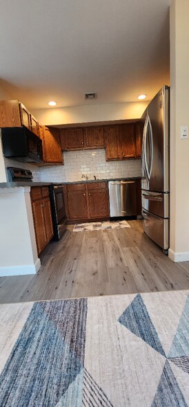 Building Photo - 1250 Hunters Ridge Dr