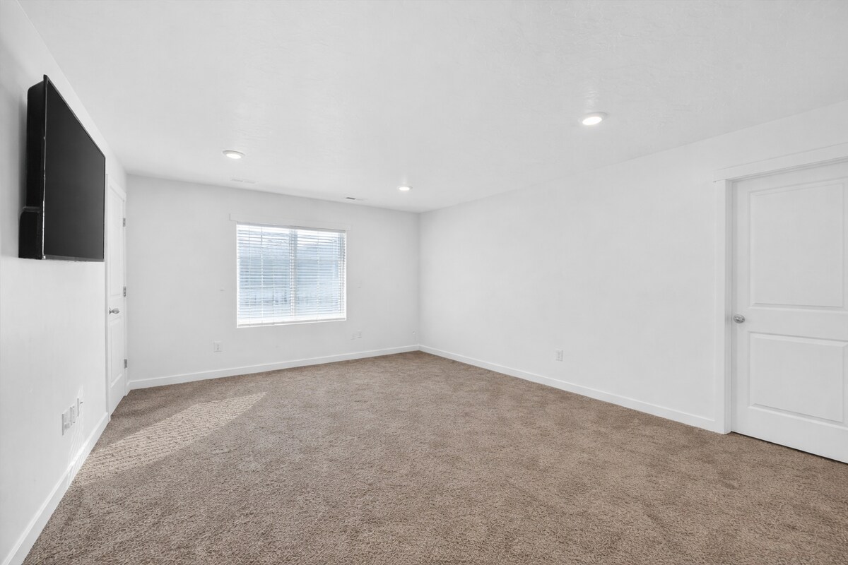 Building Photo - 3761 S Gold Bank Dr