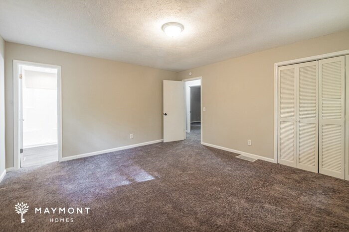 Building Photo - 25 Hyde Cir