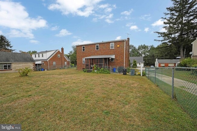 Building Photo - 30 Hendrickson Ave