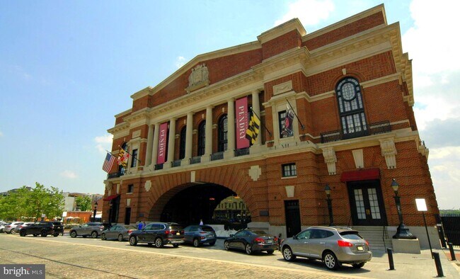 Building Photo - 706 S Bond St