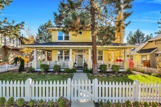 Building Photo - 3 Bed/2.5 Bath In The Heart of NW Crossing - Sacagawea