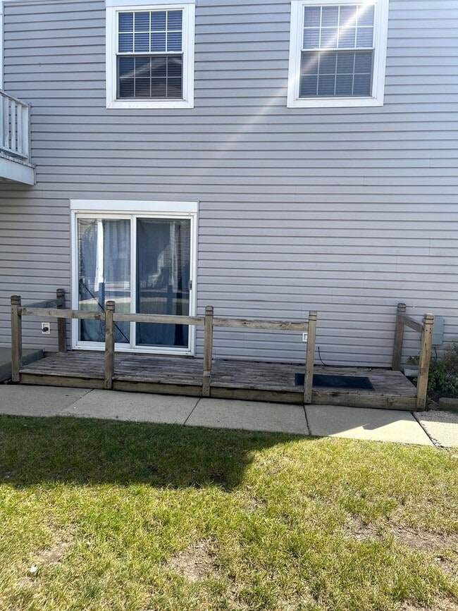 Building Photo - 674 Cleo Ct