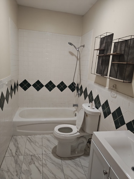 Building Photo - 234 E 9th Ave