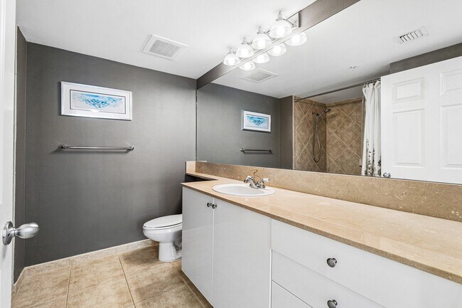 Building Photo - 700 E Boynton Beach Blvd