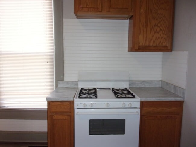 Building Photo - 311 Hasty St