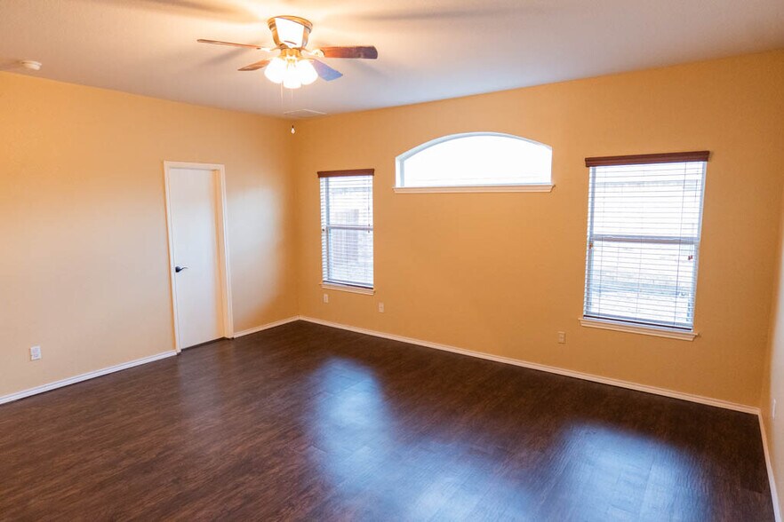 Building Photo - 404 Grisham Dr