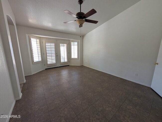 Building Photo - 8918 W Paradise Ln