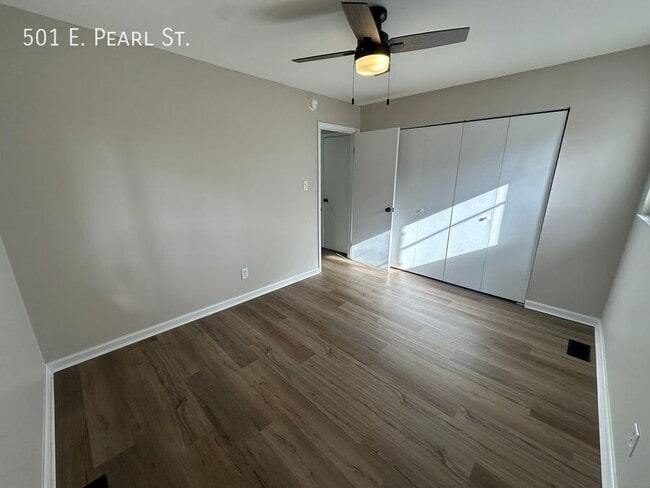 Building Photo - 501 E Pearl St