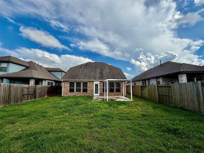 Building Photo - 8711 Windsong Trail Dr