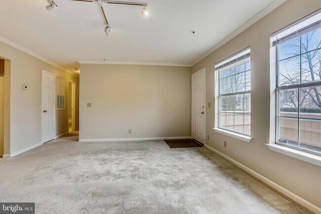 Building Photo - 5821 Inman Park Cir