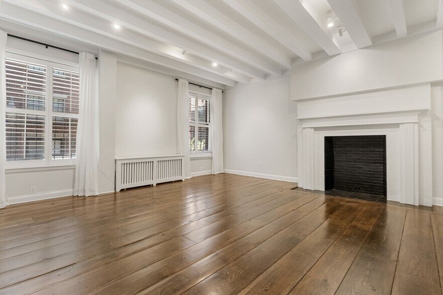 Primary Photo - 48 Beacon St