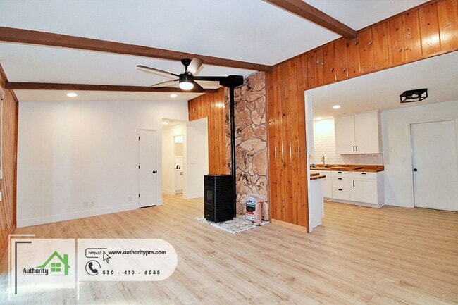 Building Photo - 30522 Sleepy Hollow Dr