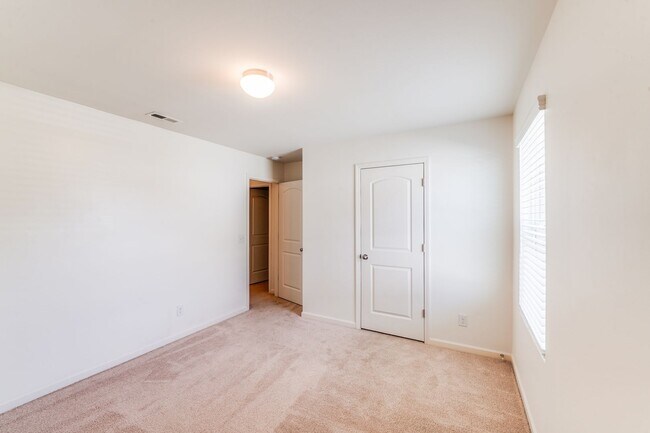 Building Photo - 12915 Hill Pine Rd