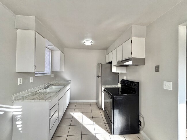 Building Photo - 7875 S 3800 W