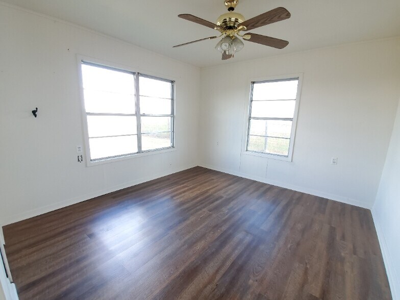 Building Photo - 615 FM 1466