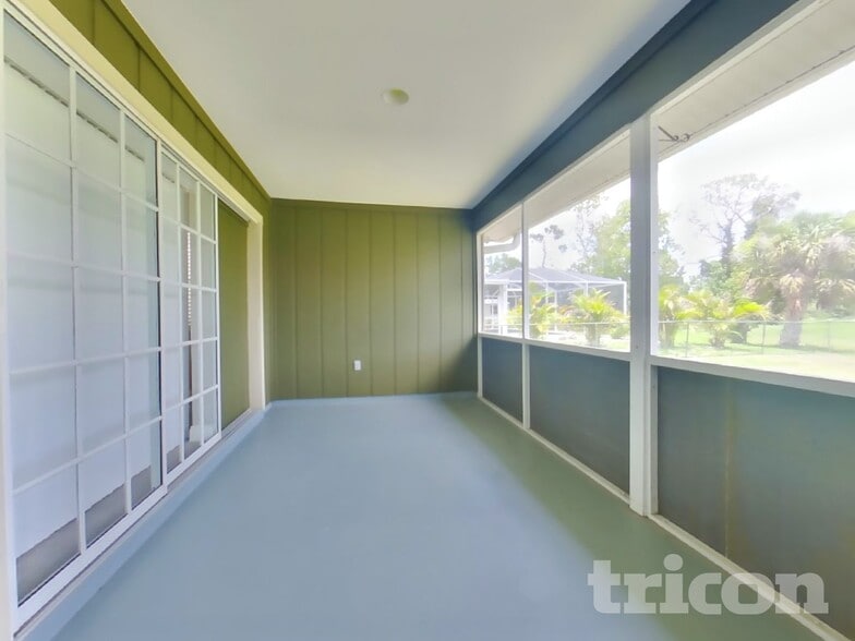 Building Photo - 3598 N Biscayne Dr