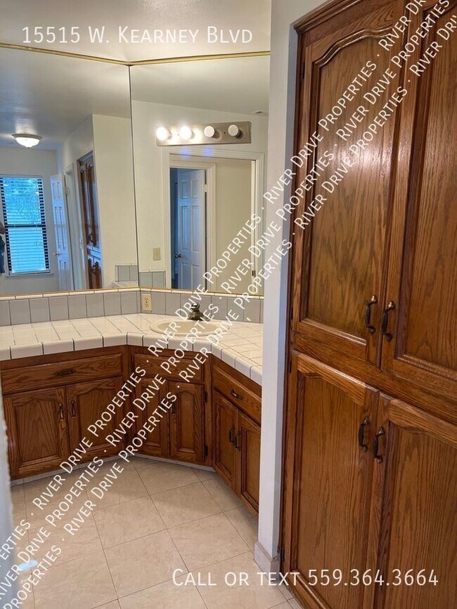 Building Photo - Spacious Two Bedroom in Kerman!