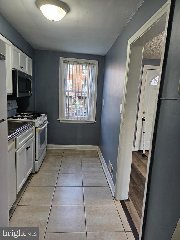 Building Photo - 3238 Westmont Ave