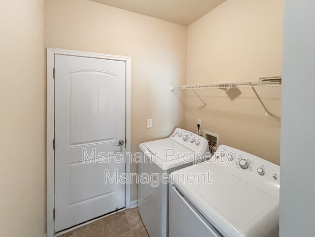 Building Photo - 159 Waltzing Vine Ln
