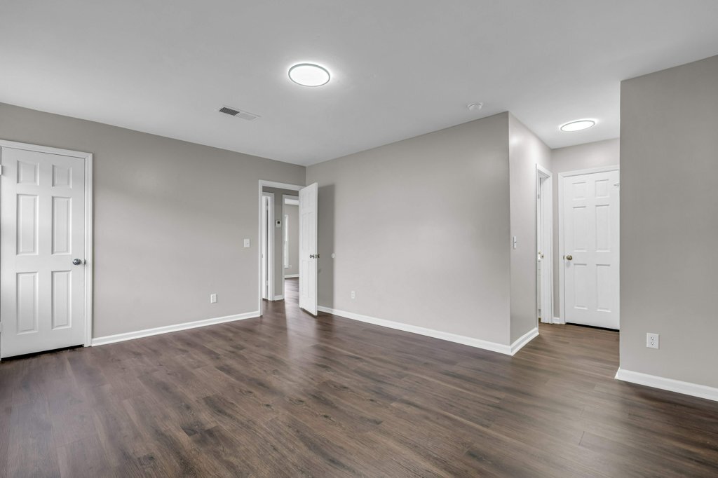 Building Photo - 141 Babs Dr