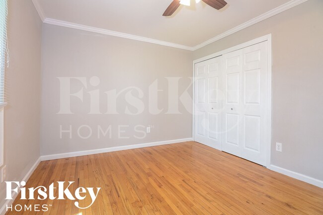 Building Photo - 11321 Amboy Ln