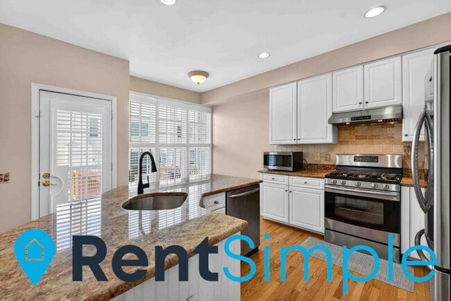 Building Photo - 7506 Lamoyne Ct