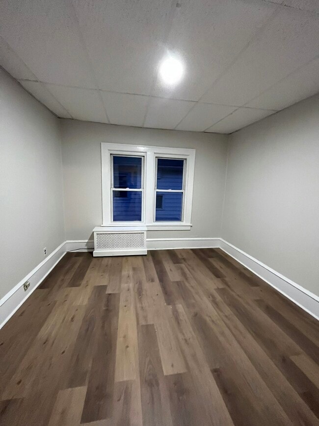 Building Photo - 114 N Thomas Ave