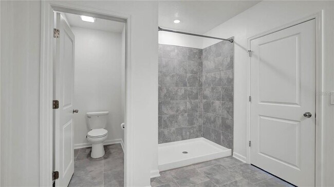 Building Photo - 4951 Worchester Dr