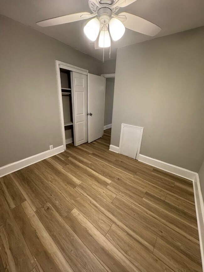 Building Photo - Looking for spacious house check this one ...