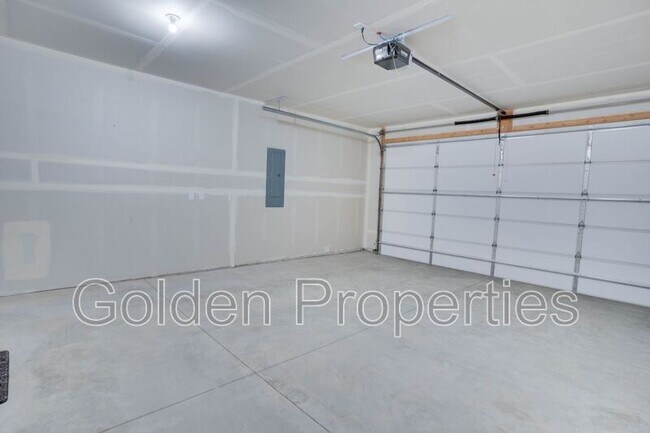 Building Photo - 7768 N Girard Cir