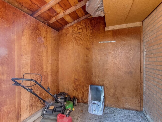 Building Photo - SW Denver single family home available in Harvey Park South.