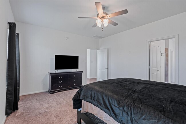 Building Photo - 4715 Painted Bunting Ln