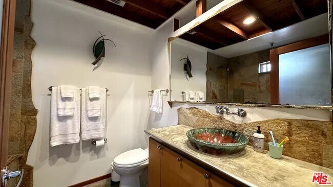 Building Photo - 3617 Maplewood Ave