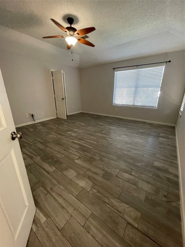 Building Photo - 11014 Landsbury Cir