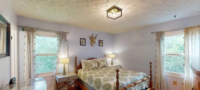Building Photo - 22 King Arthur Pl