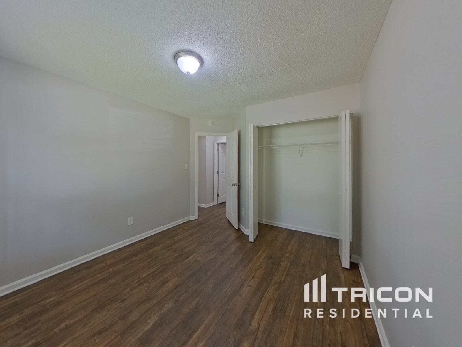 Building Photo - 2916 Vestal Pl