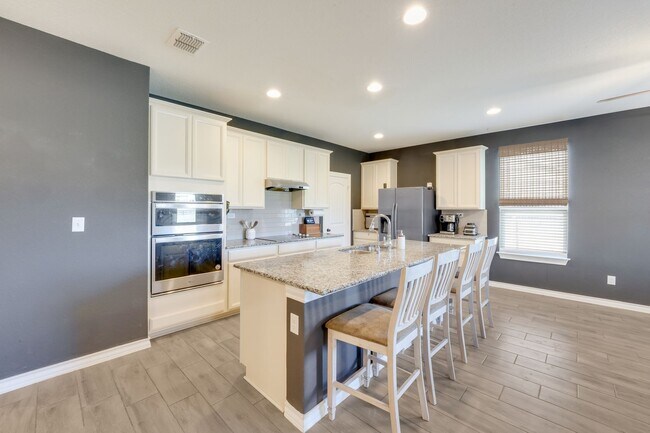 Building Photo - 630 Ridgehorn Dr