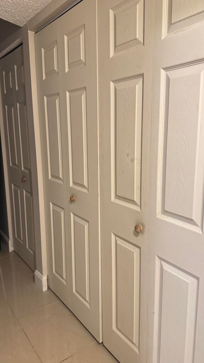 Building Photo - 9370 SW 8th St