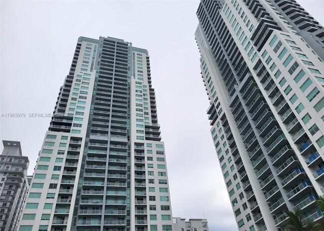 Building Photo - 253 NE 2nd St