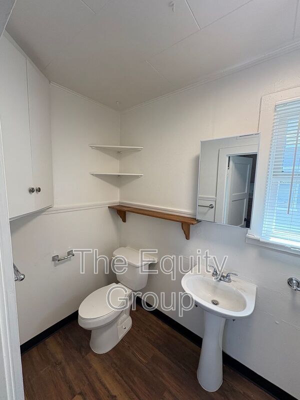 Building Photo - 457 N F St