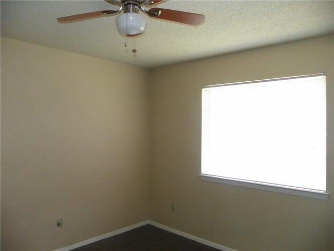 Building Photo - 9706 Eastwend Dr