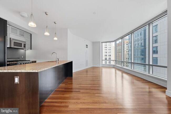 Building Photo - 1414 S Penn Square