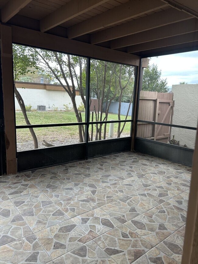 Building Photo - 2611 Antilles Dr