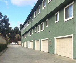 Building Photo - Bellflower Townhome