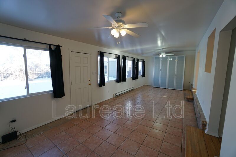 Building Photo - 1818 S Dahlia St