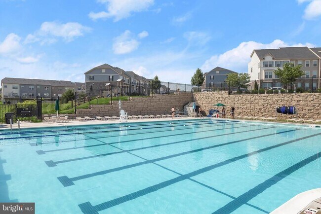 Building Photo - 6072 Fallfish Ct